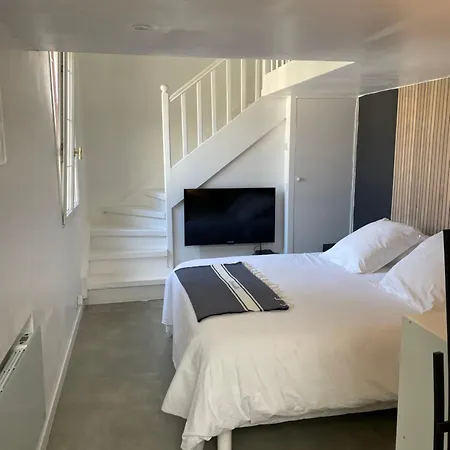 Centre Type Duplex Apartment *