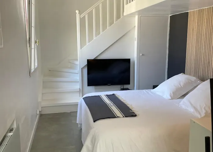 Centre Type Duplex Apartment *